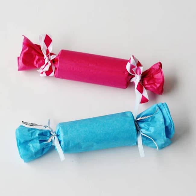 Tissue paper crackers DIY