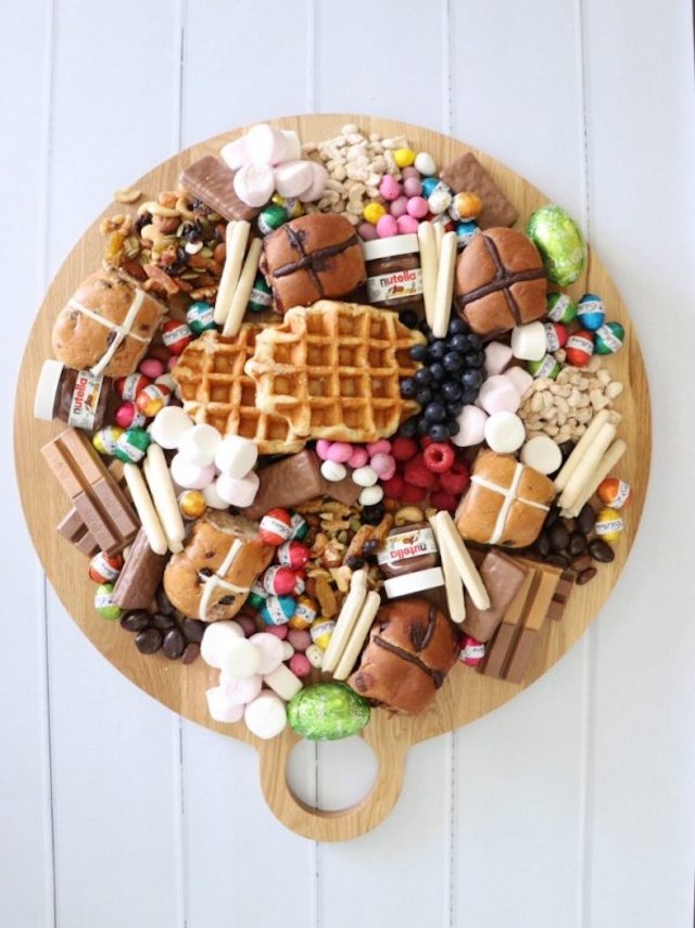 Cross buns Easter Platter