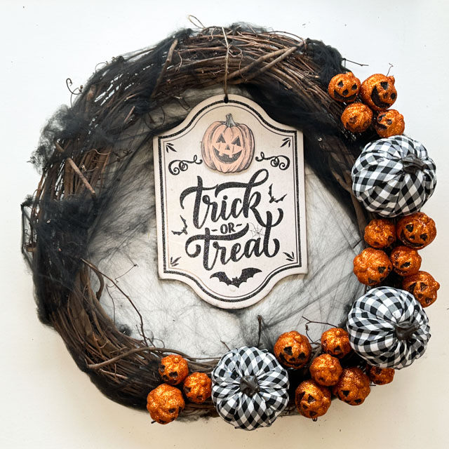 DIY Halloween wreath with dollar store items